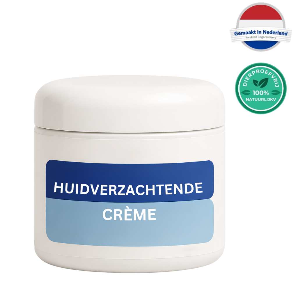 Huidverzachtende crème in een witte pot, biedt een zijdezachte textuur voor een gladde huid.